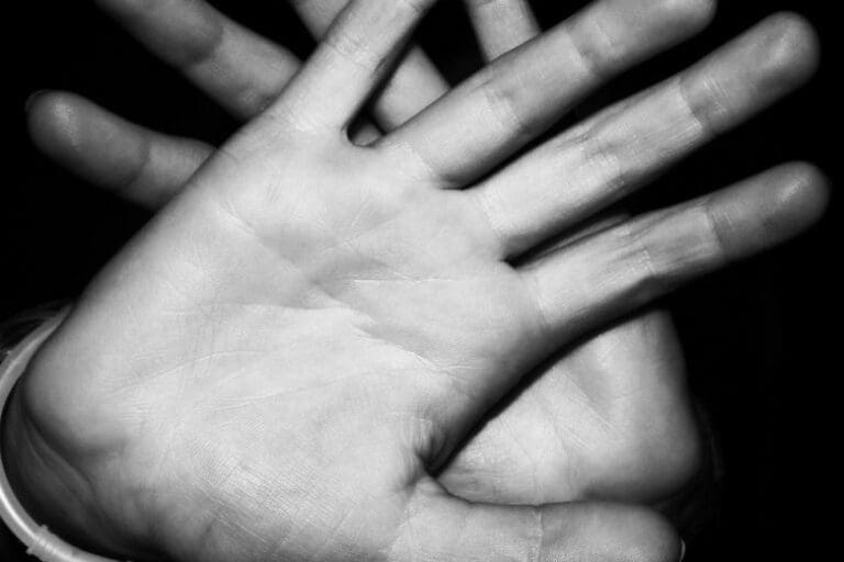 Em briga com esposa, homem agride cunhada