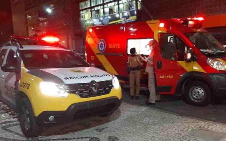 Mexe com mulher e leva surra