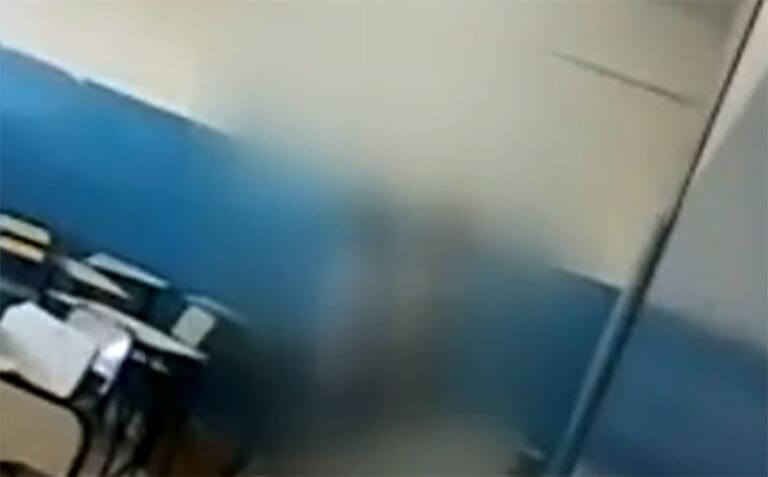 FAke News contra colégio