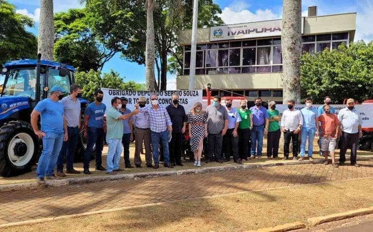 plantadeiras e trator