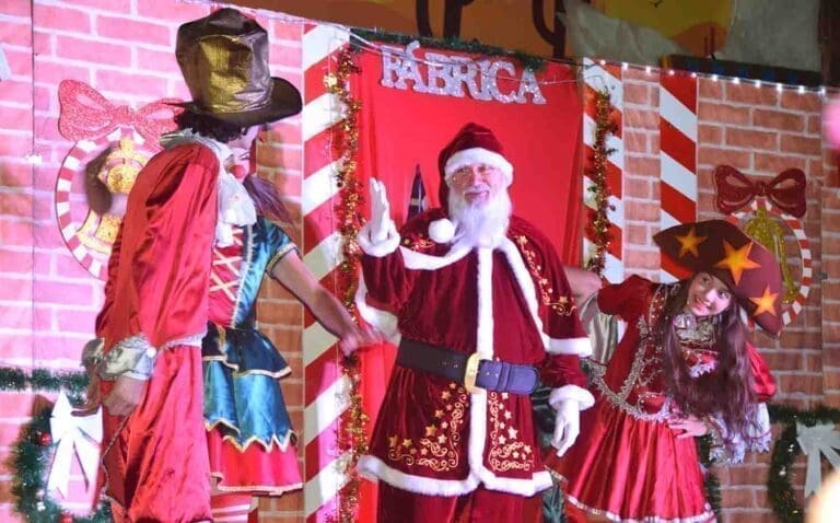 Grupo de teatro faz a abertura das festividades do Natal em Jardim Alegre