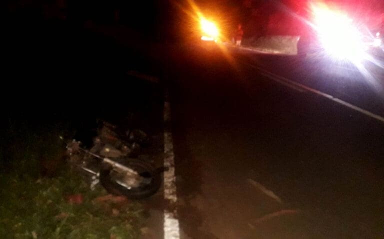 colisão motos Tomazina