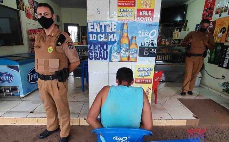 Dono de bar é esfaqueado