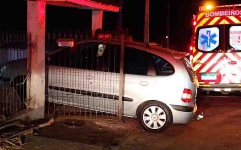 idosa atropela filha