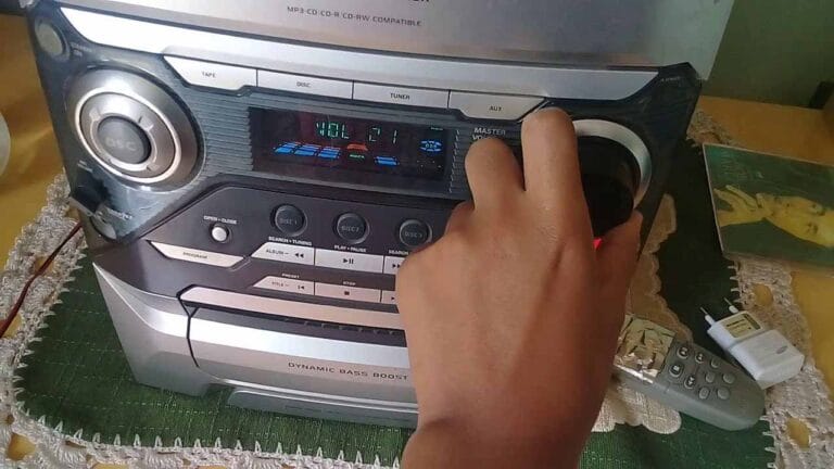 Policial Militar orienta responsáveis por festa com som alto em Faxinal e Ivaiporã