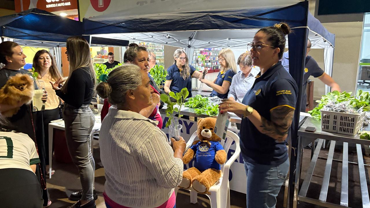 23589cdb-fd10-4c53-b106-516b7fb86953