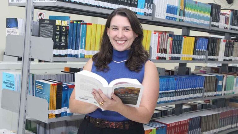 Pollyana Ferreti assume coordenação do curso de Direito da Fatec Ivaiporã