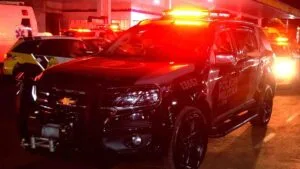 Suspeito de tráfico foi preso pela Rotam após abordagem no Centro de Ivaiporã com apreensão de maconha, dinheiro e veículo