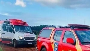 Equipes do Samu e Corpo de Bombeiros atenderam ciclista ferido na PR-466, em Jardim Alegre.