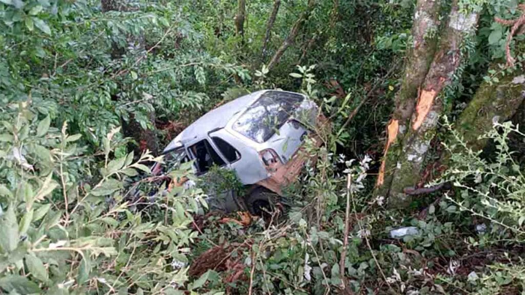 Motorista do carro não resistiu aos ferimentos e morreu no local