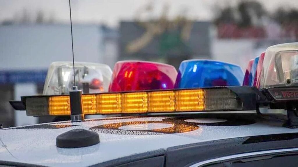 Polícia Militar aborda motocicleta durante patrulhamento em Rosário do Ivaí