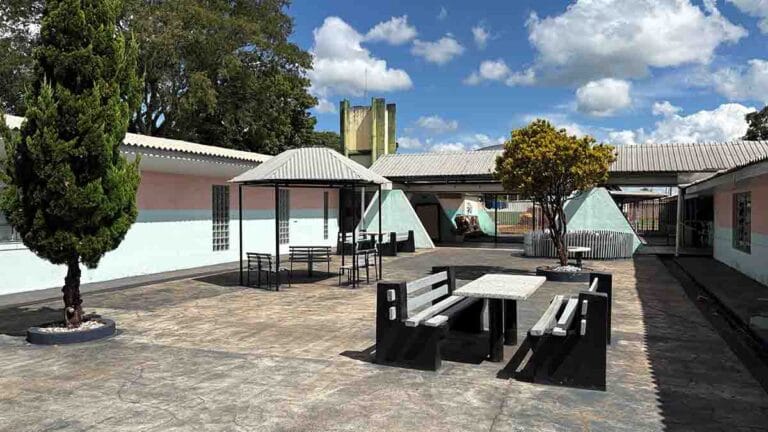 Colégio Estadual Bento Mussurunga inicia ano letivo como escola cívico-militar integral em Ivaiporã