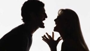 Atendimento de ocorrência de briga de casal na Vila Rural em Lidianópolis