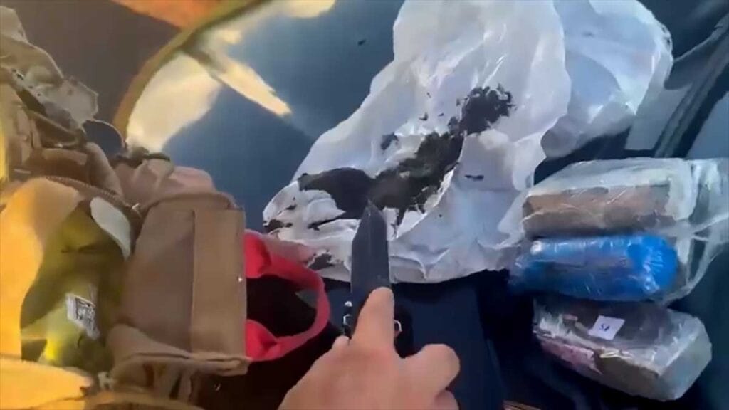 Pacotes de haxixe apreendidos pela PRF durante abordagem em São Jorge do Ivaí