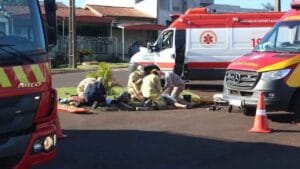Cruzamento da Avenida Osvaldo Cruz com a Avenida Aparício Cardoso Bitencourt, em Ivaiporã