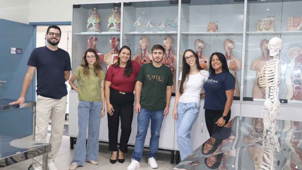 Acadêmicos de Medicina da Fatec Ivaiporã apresentam projeto de organização de medicamentos