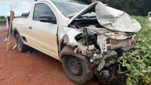 Acidente envolveu Saveiro e Sandero na PR-082, entre São João do Ivaí e Lunardelli