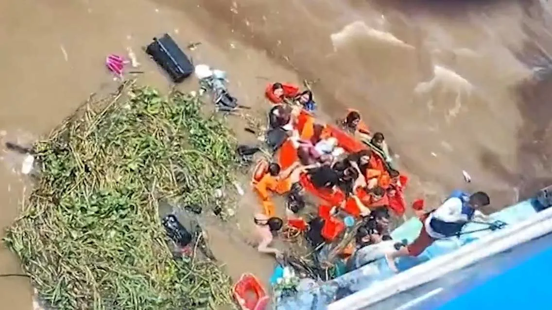Bebê prematuro foi salvo dentro de cooler durante naufrágio em Manaus