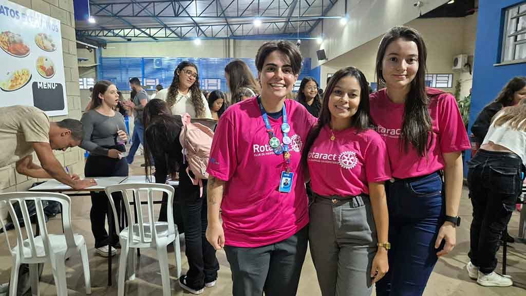Acadêmicos da Fatec Ivaiporã assinam abaixo-assinado organizado pelo Rotaract Universitário em apoio à implantação de tratamento oncológico no município