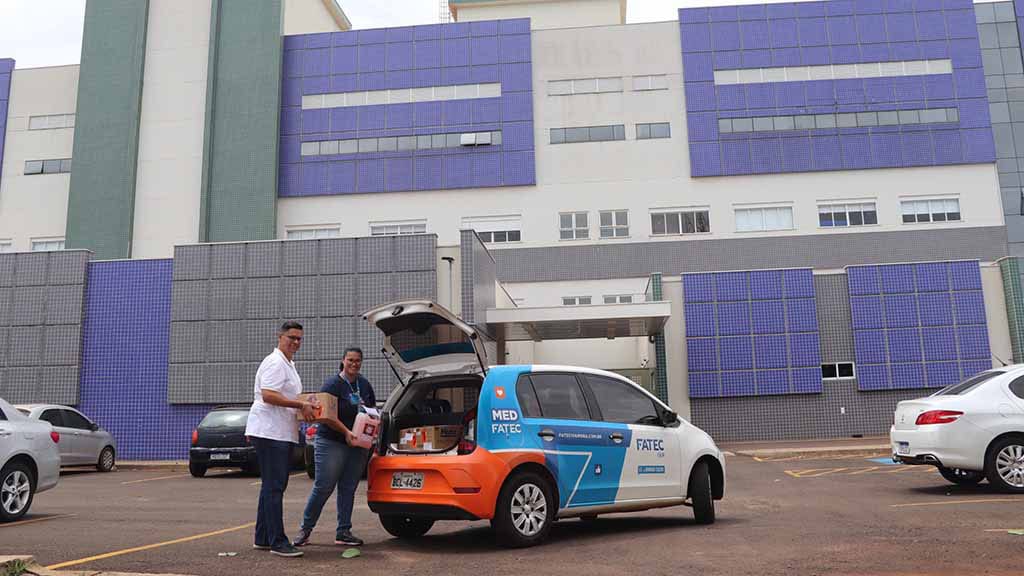 Fatec Ivaiporã entrega materiais de proteção e higienização ao Hospital Regional e ao Instituto de Saúde Bom Jesus.