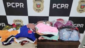 Roupas íntimas apreendidas pela Polícia Civil após recuperação de furto em Faxinal