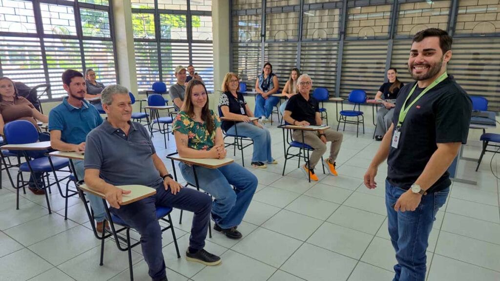 Veterinários participam de treinamento do SIM na Fatec Ivaiporã
