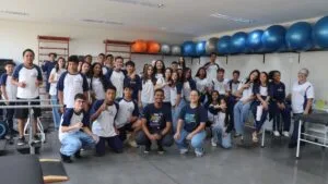 Estudantes e professoras do Colégio Dom Pedro I durante visita técnica à Fatec Ivaiporã