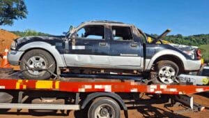 Caminhonete capotada após acidente na PR-445 entre Londrina e Tamarana