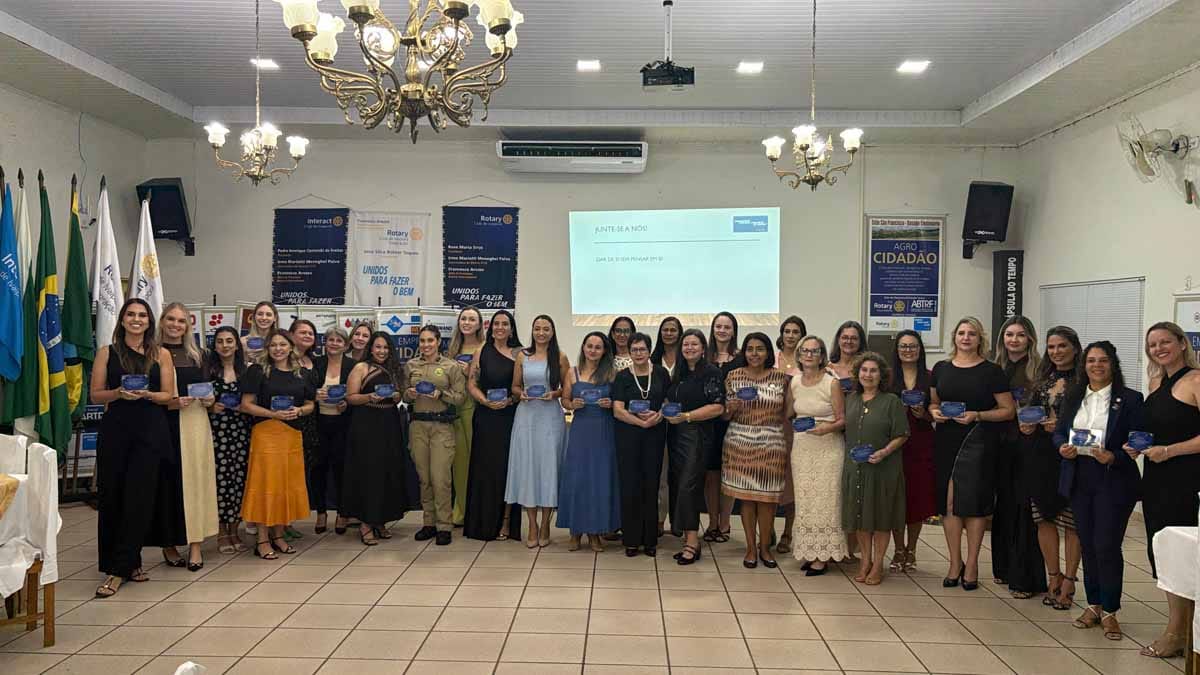 Evento do Rotary Club homenageando mulheres em Ivaiporã