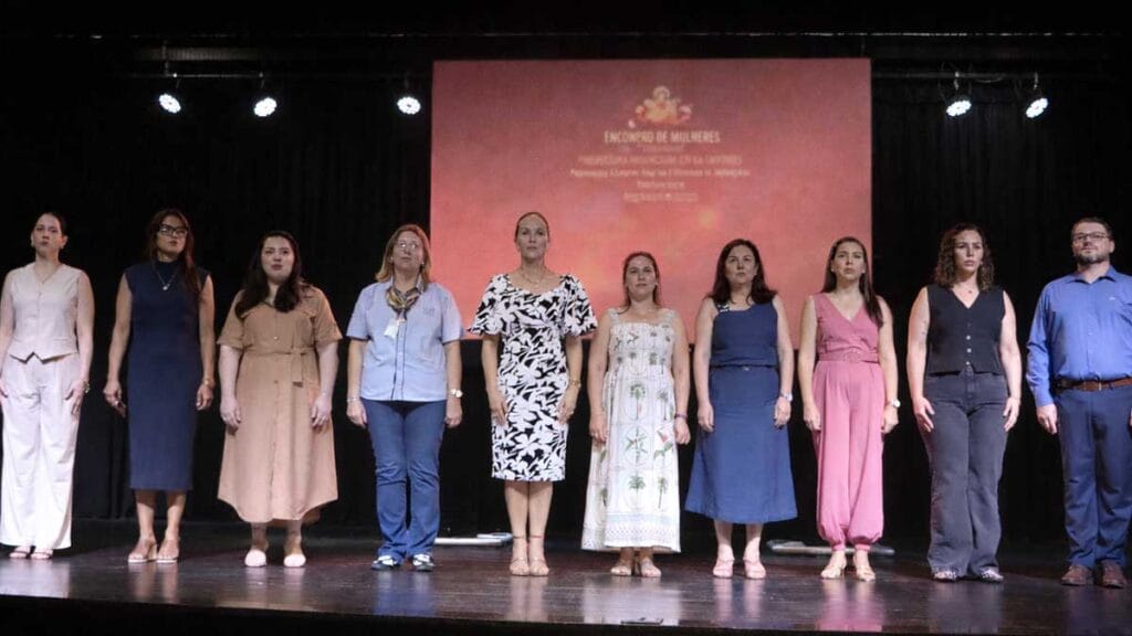 Mulheres participam do Encontro de Mulheres no Centro Cultural de Ivaiporã durante programação do Mês da Mulher