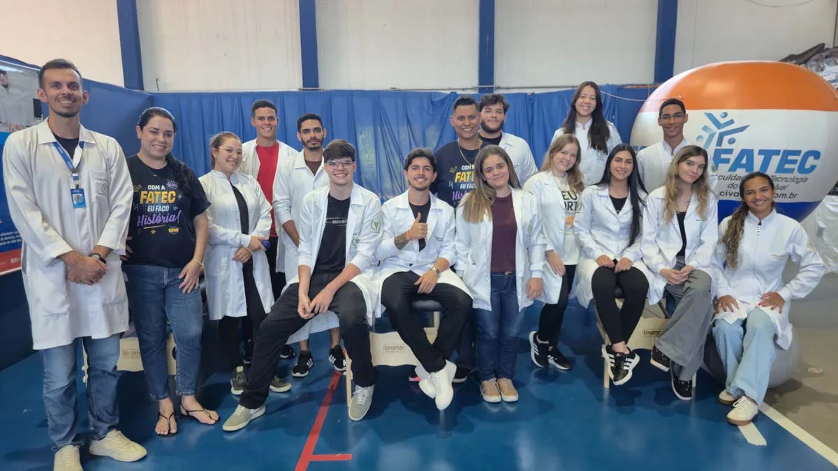 Acadêmicos da Fatec Ivaiporã atendem moradores durante o Justiça no Bairro