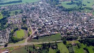 Show sertanejo em festa de aniversário de 62 anos de Jardim Alegre