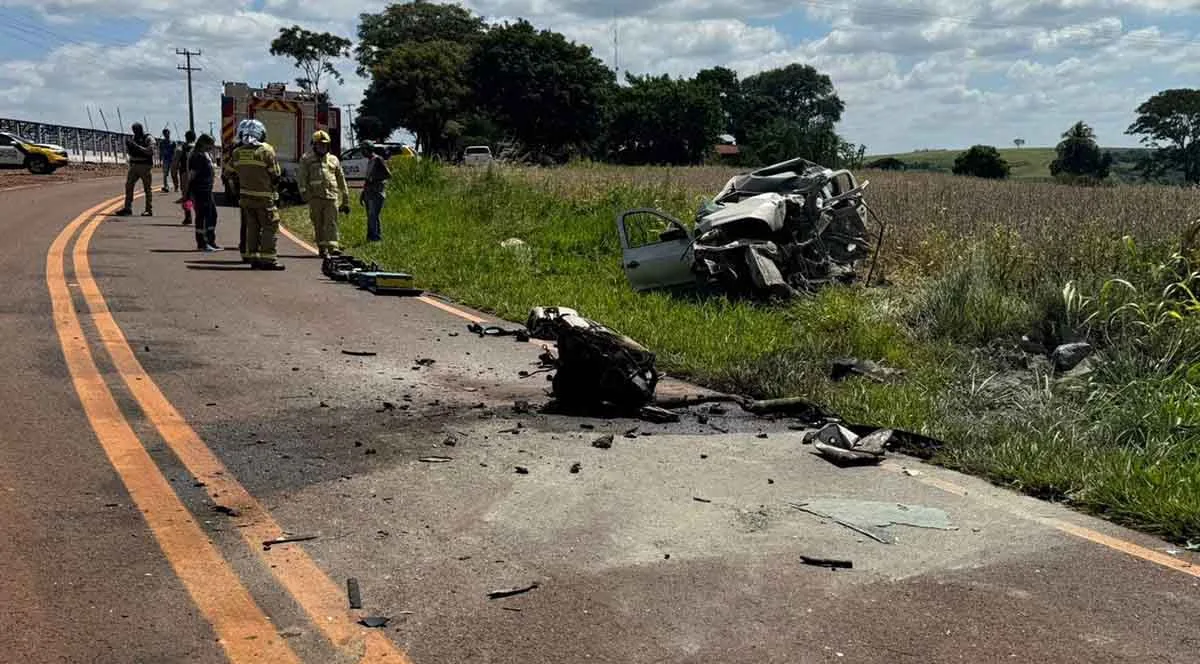 Polícia Rodoviária Estadual em atendimento de acidente com vítima fatal