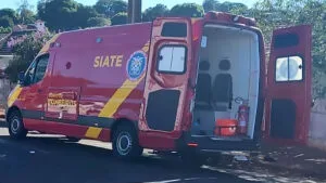 Motociclista ficou ferido após carro furar preferencial e fugir do local em Ivaiporã