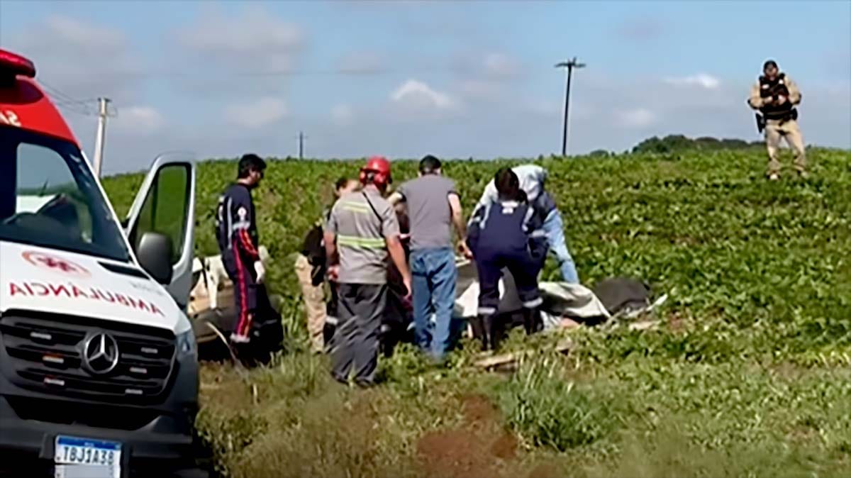 Acidente entre carro e caminhão na PR-466 em Pitanga
