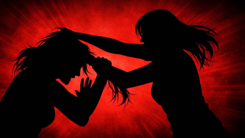 Duas mulheres ficaram feridas após briga e foram levadas à delegacia em Faxinal