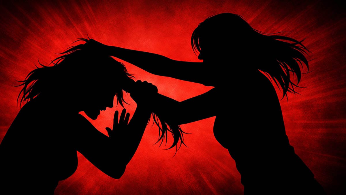 Duas mulheres ficaram feridas após briga e foram levadas à delegacia em Faxinal