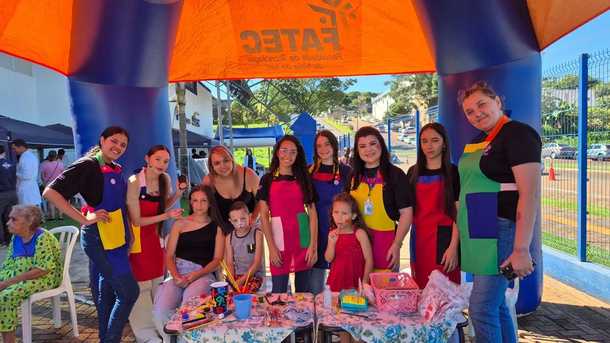 Acadêmicos da Fatec Ivaiporã atendem moradores durante o Justiça no Bairro