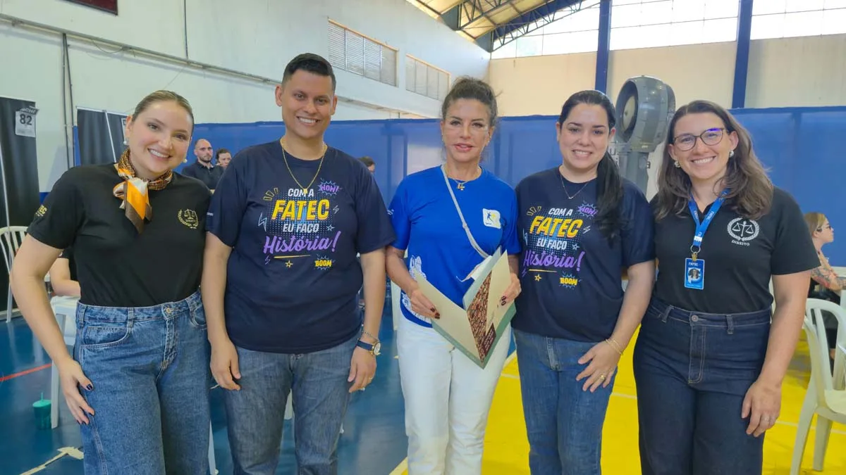 Acadêmicos da Fatec Ivaiporã atendem moradores durante o Justiça no Bairro