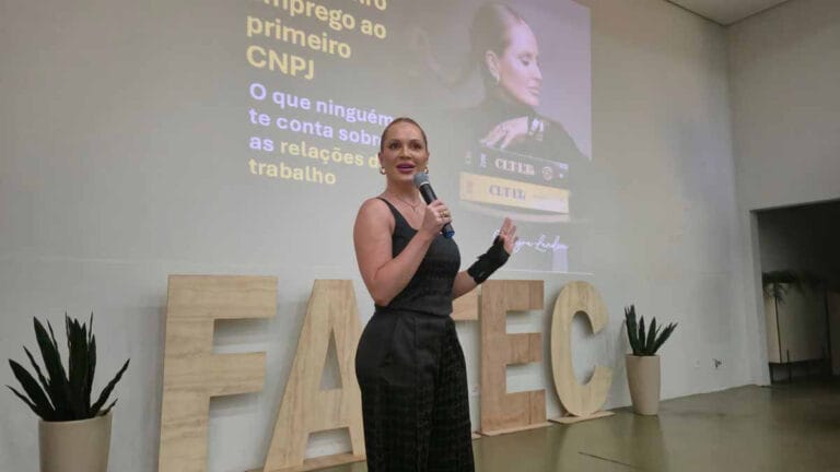 Palestra na Fatec Ivaiporã sobre emprego CLT e trabalho como CNPJ