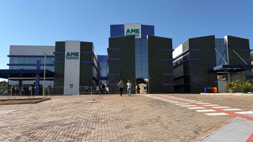 Ratinho Junior inaugura prédio do Ambulatório Médico de Especialidades e anuncia obras em Ivaiporã prédio do ambulatório médico de especialidades (ame) inaugurado em ivaiporã