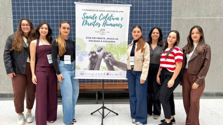 Acadêmicas da Fatec Ivaiporã apresentam trabalhos em congresso de saúde na UFPR