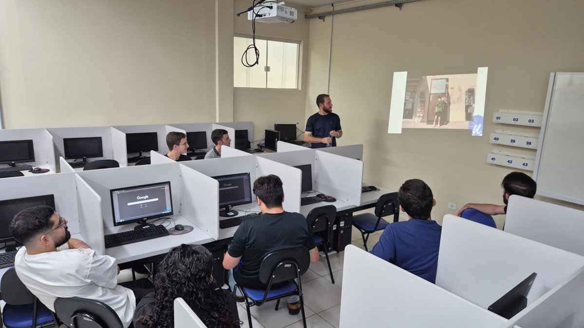 Acadêmicos participam de workshop durante Jornada Acadêmica da Fatec Ivaiporã