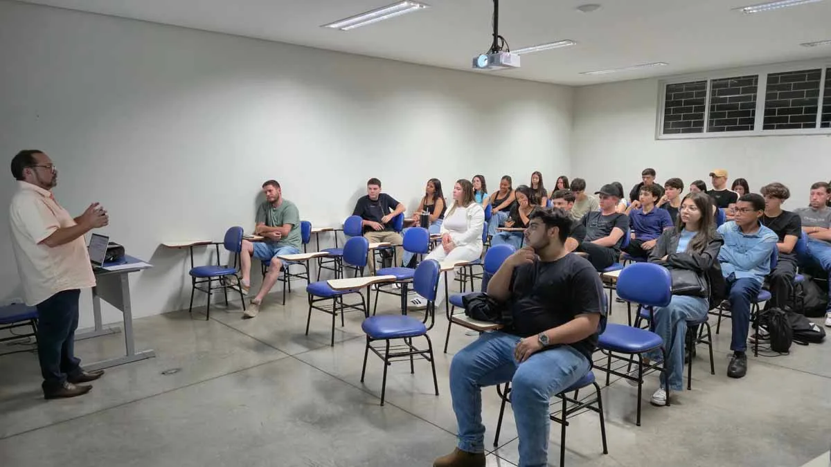 Acadêmicos participam de workshop durante Jornada Acadêmica da Fatec Ivaiporã