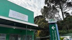 atendimento do samu e polícia militar em ocorrência com mulher desacordada em rua de ivaiporã