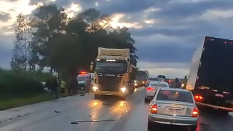 Carro da saúde de Jardim Alegre envolvido em acidente próximo a Piquirivaí