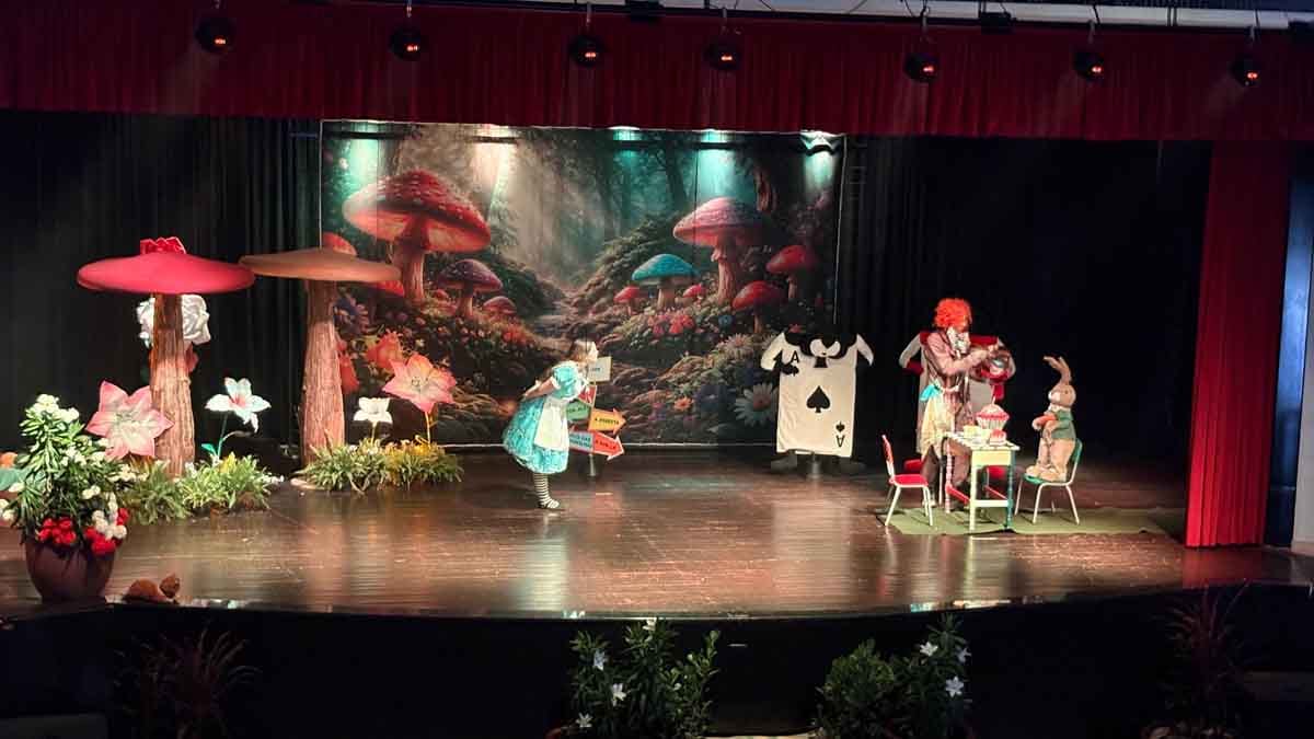 Abertura da temporada cultural reúne estudantes no Centro Cultural de Ivaiporã