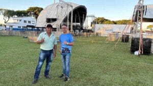 refeito moisés e vice zé careca visitam estrutura da festa no estádio municipal de jardim alegre