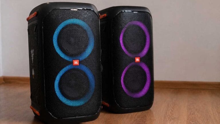 Caixas de som apreendidas em atendimento de ocorrência de som alto em ivaiporã