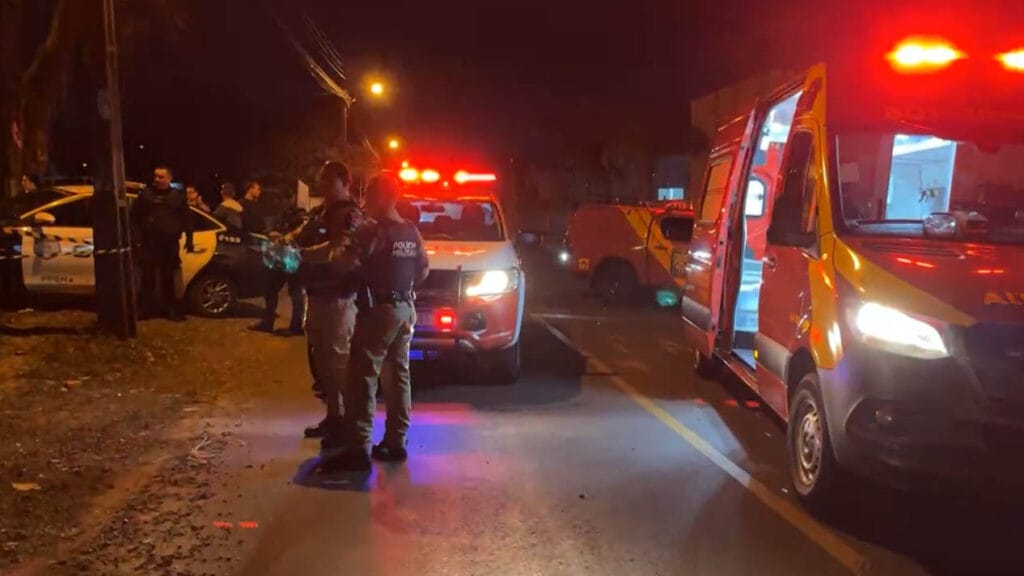 Local onde homem foi morto a tiros em Foz do Iguaçu durante a noite
